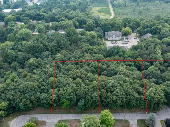 419 S Harrison St #1, Waupaca, WI 54981