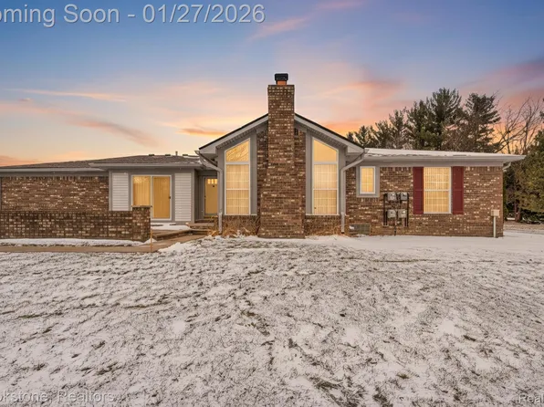 48686 French Creek Ct, Shelby Township, MI 48315