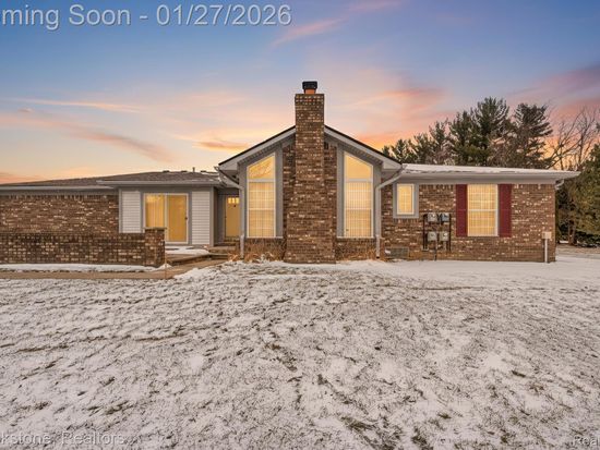 48686 French Creek Ct, Shelby Township, MI 48315