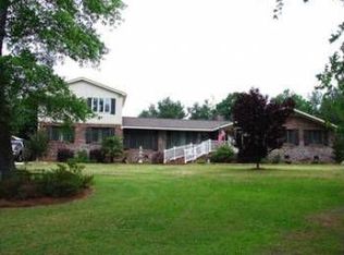 881 Pineview Lakes Rd, Chester, SC 29706