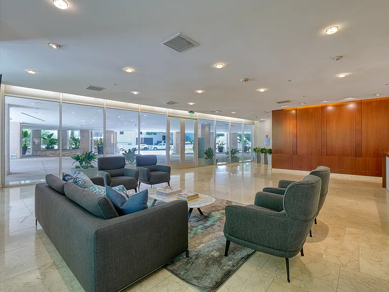 10599 Wilshire Blvd — Photo 10