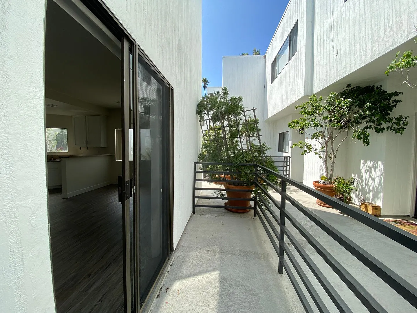 2500 Abbot Kinney Blvd — Photo 3