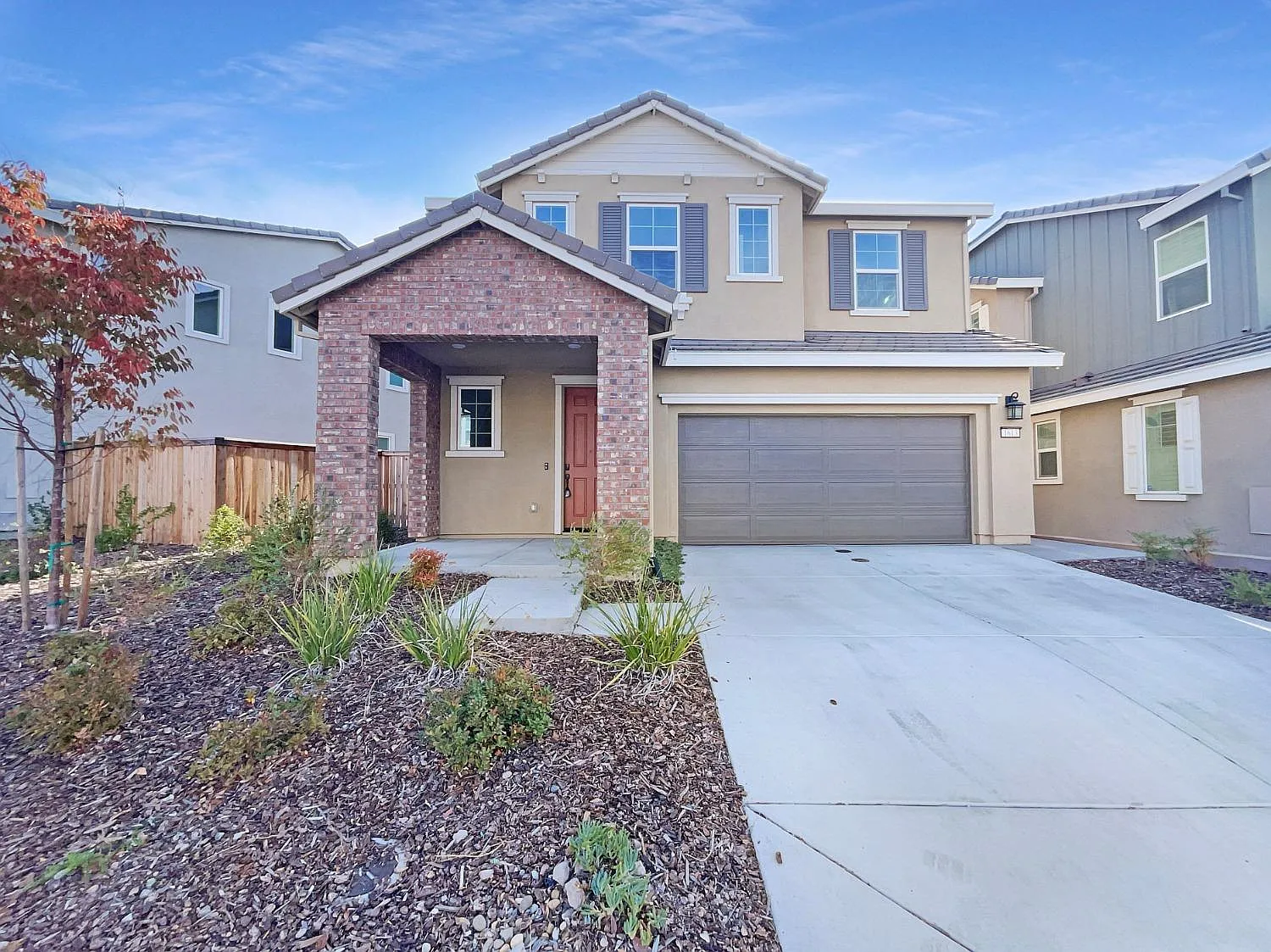 1613 Lion St photo 1