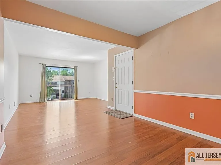 138 Orlando St #138 — Photo 3