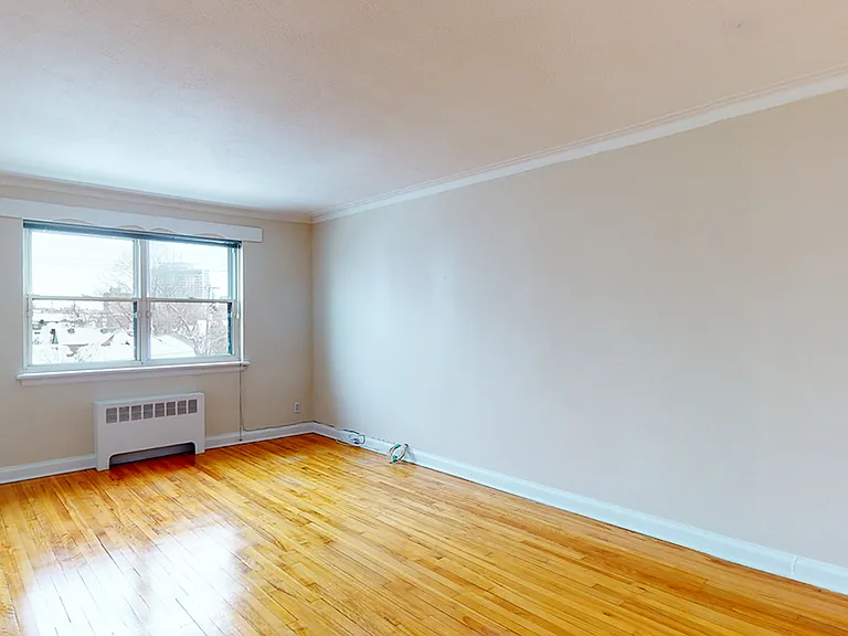 385 Besserer St — Photo 20