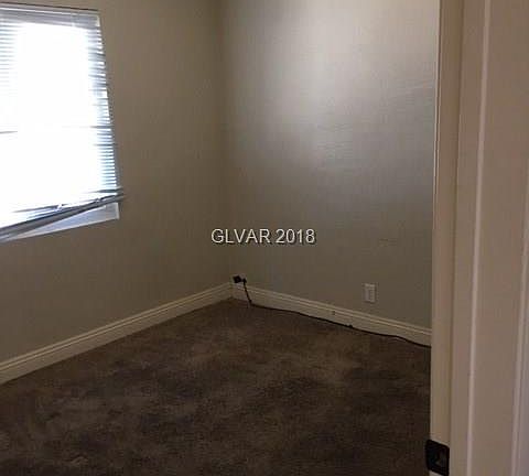 4th image of 2504 E Oakey Blvd