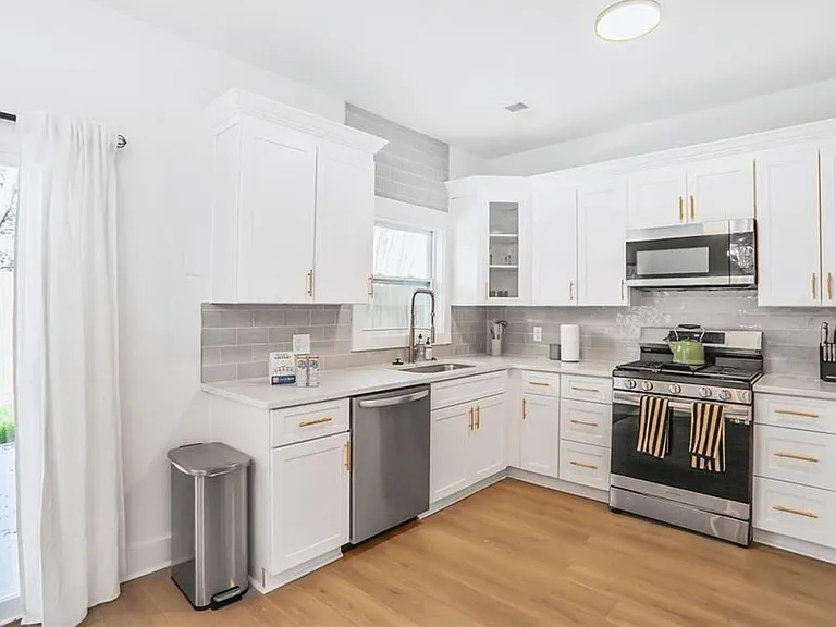 1210 Cleburne Ave NE — Photo 10