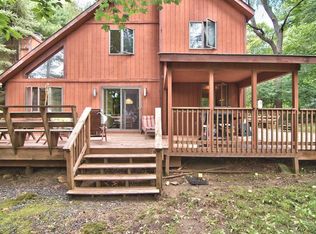 328 Miller Dr, Pocono Pines, PA 18350