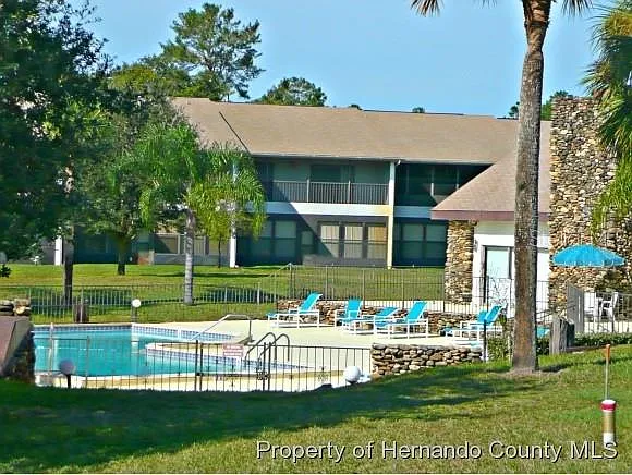 2 bed, 2.0 bath, 1363 sqft, $2,000 — Photo 2