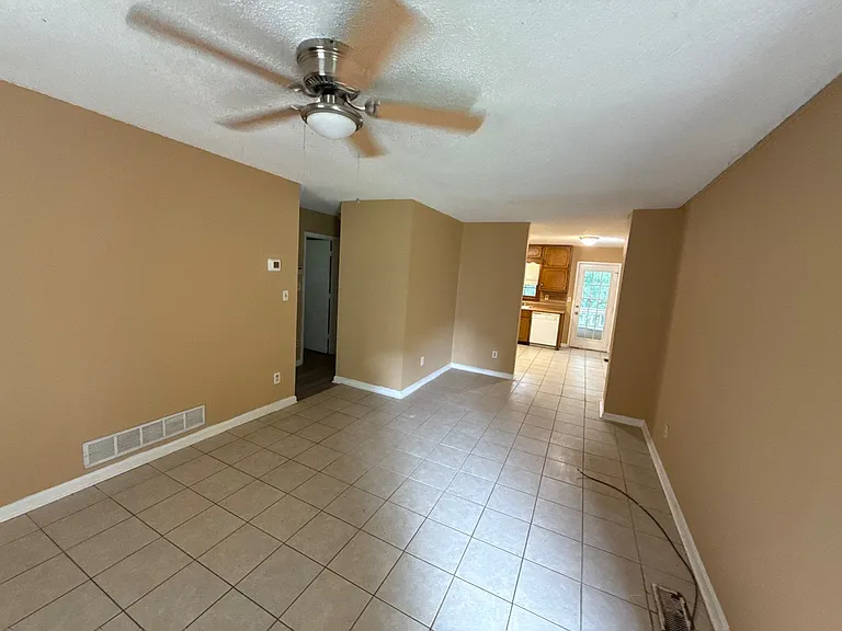 111 Fairhaven Ct — Photo 4
