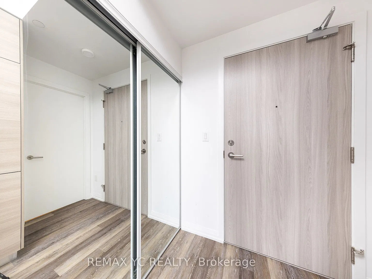 1 bed, $2,100 — Photo 2