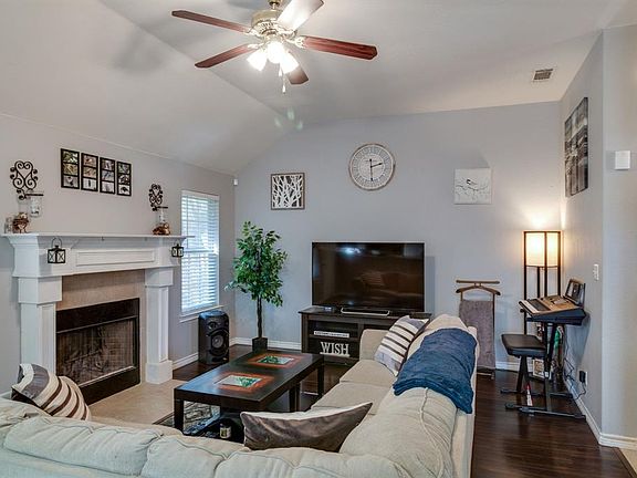 4th image of 109 Parkwood Ct