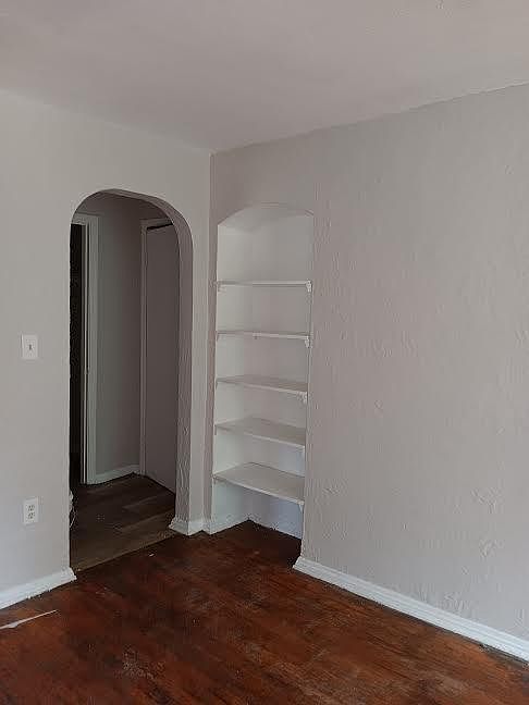 1st image of 1906 Elsmere Ave #5