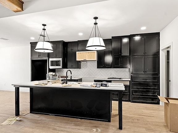 2nd image of 514 Avenue V