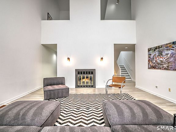 4th image of 690 Forest Road #651