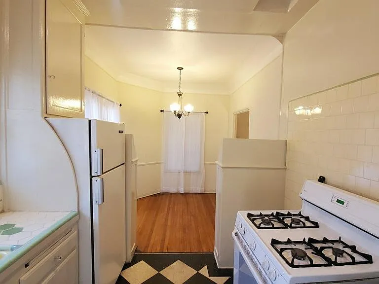 8616 W Olympic Blvd — Photo 7