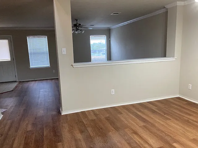4 bed, 2364 sqft, $1,950 — Photo 2