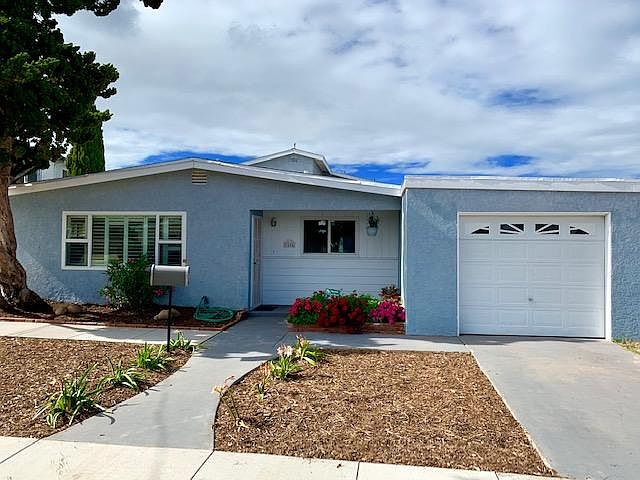 3 bed/2 bath duplex with one car garage
