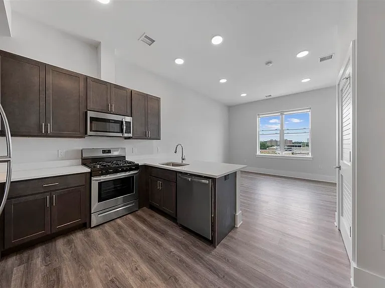 660 Grand St #408 — Photo 2