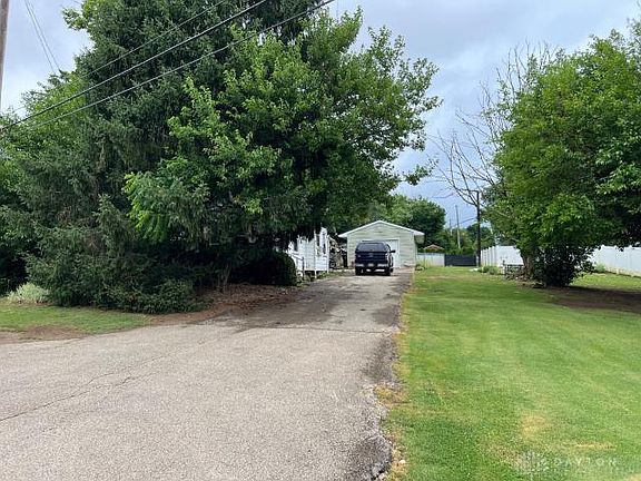 4th image of 2612 Brandt Pike