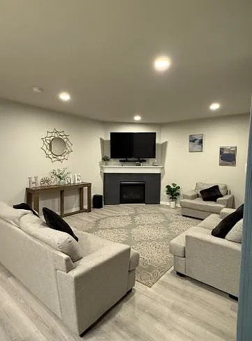3 bed, 2.5 bath, 1609 sqft, $3,100 — Photo 4