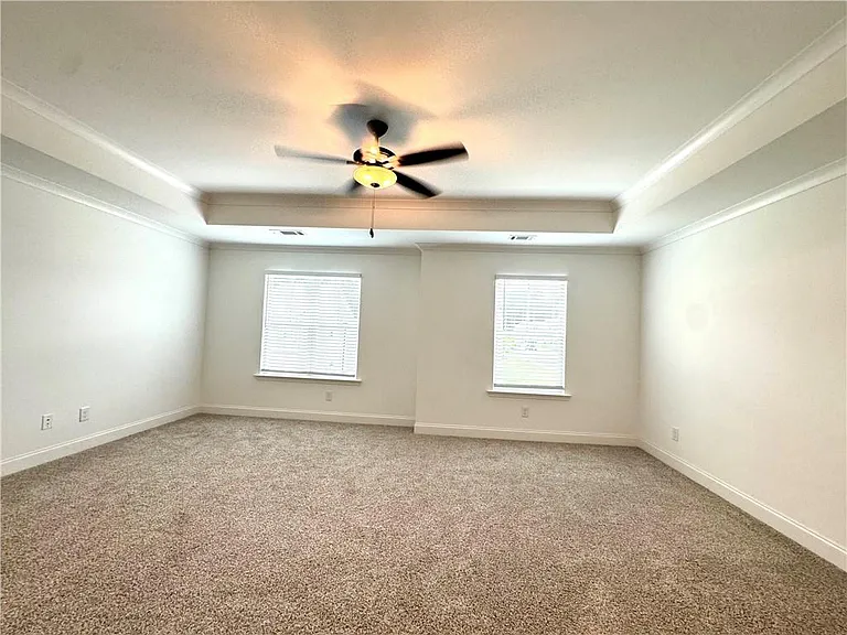 2955 Vinca Dr — Photo 16