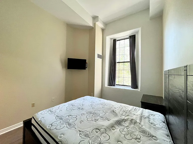 15 Higgins St #219 — Photo 13