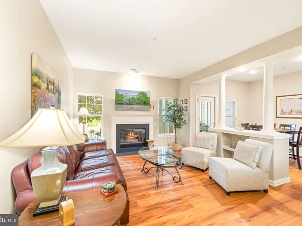 1712 Lake Shore Crest Dr Suite 5, Reston, VA 20190