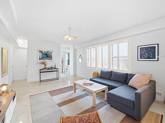 3rd image of 310 E 49th St APT 12B