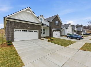 455 Buckwood Ave, Thompsons Station, TN 37179