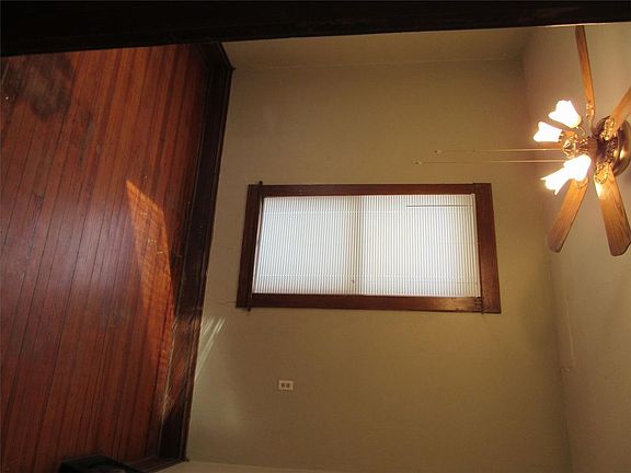 4th image of 154 N 10th St