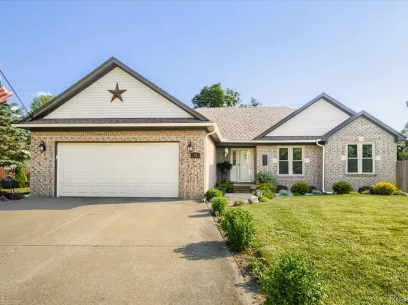12 Mill Creek Ave, Lapeer, MI 48446