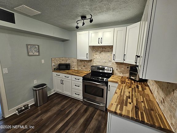 2nd image of 7269 BALBOA Road