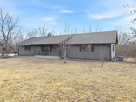 3rd image of 19808 Perry Rd