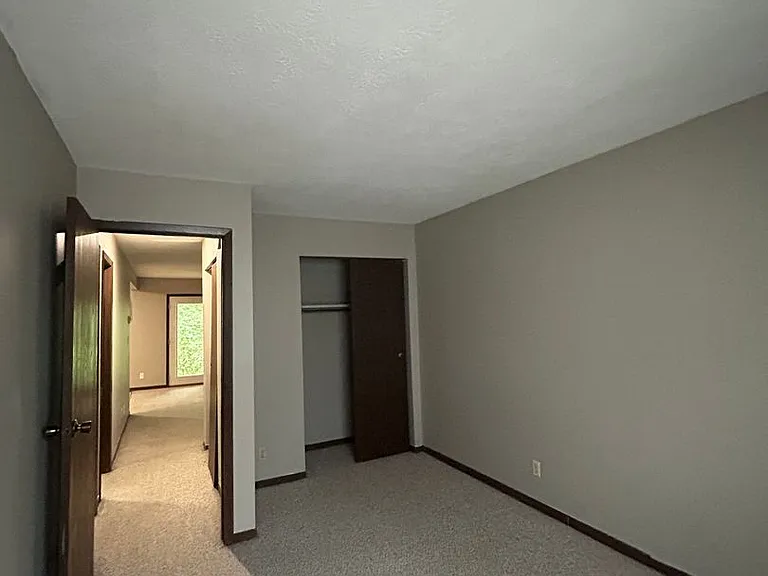 60 Ironwood Court — Photo 8