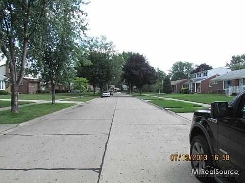 3rd image of 9871 Garvett St