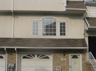 19 Crabtree Ln, Staten Island, NY 10309