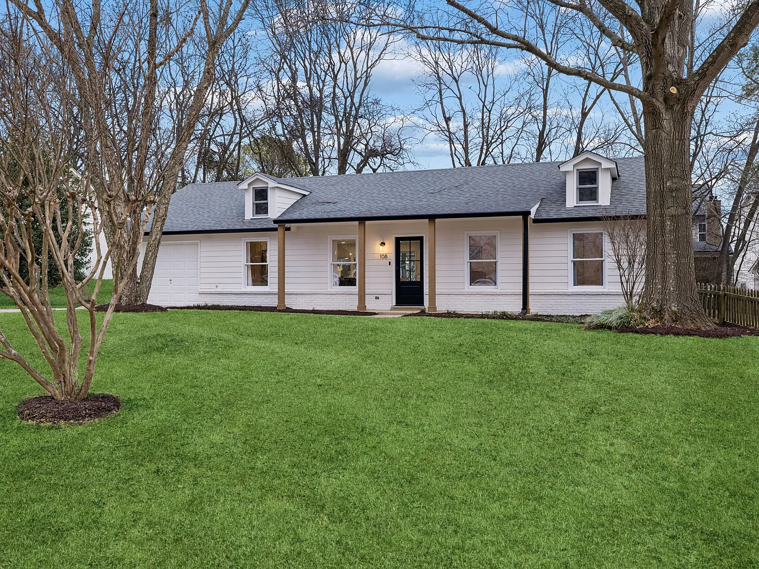 108 Ridgemont Pl — Photo 1