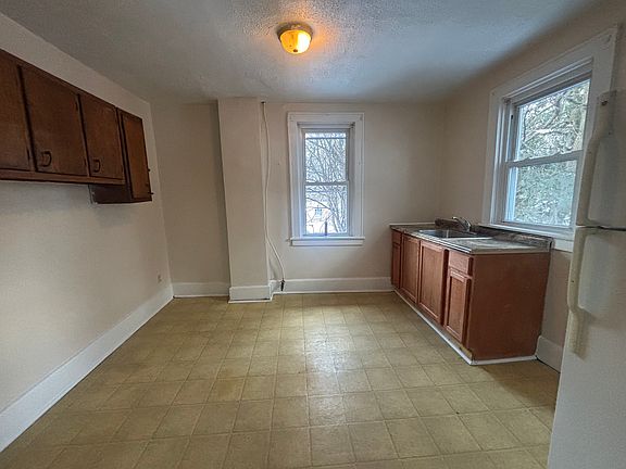 5th image of 254 Hillside Ave APT 2