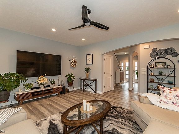 4th image of 5324 Highland Way