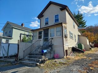 14 Green St, Oxford, NJ 07863
