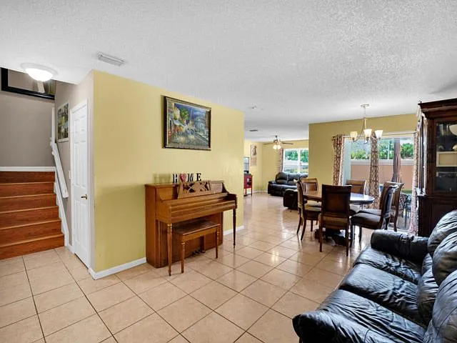 3331 Commodore Ct — Photo 16
