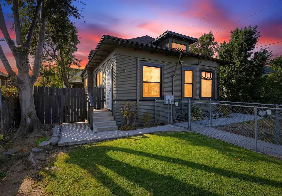 211 N Avenue 63 #1
