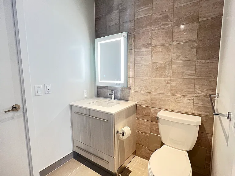 8 Cumberland St #3904 — Photo 10