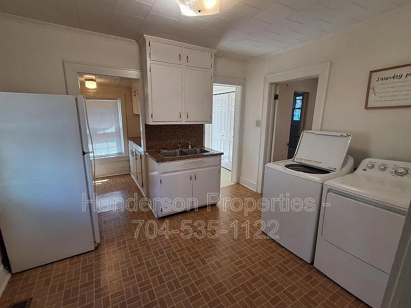 2 bed, 1.0 bath, $850 — Photo 2