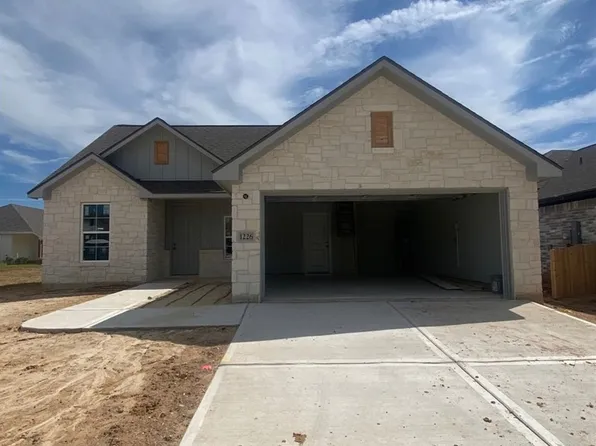 1226 Patriot Dr, College Station, TX 77845