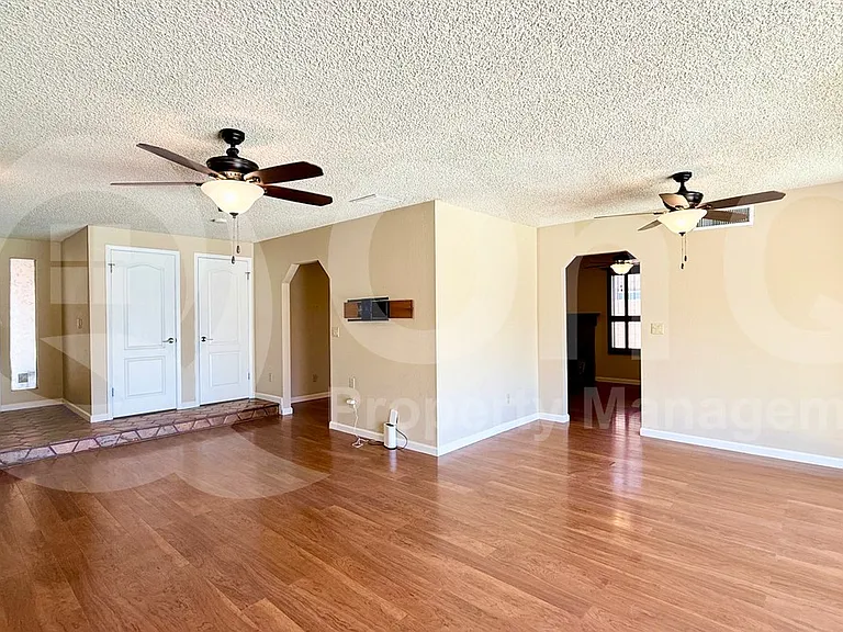 3151 S Orange Cir — Photo 8