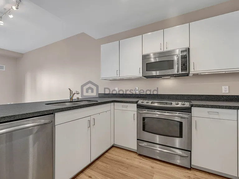 451 Kansas St #322 — Photo 6