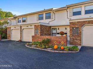 6818 Fenwyck Rd APT 18, Maumee, OH 43537