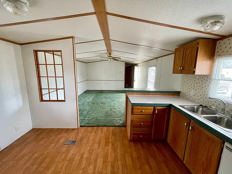 127 Crabapple Ln — Photo 5